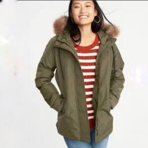 Old Navy Womens Green Fur Hood Winter Coat Size‎ Medium